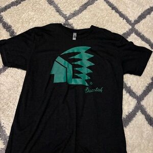 Grand Forks North Dakota Fighting Sioux Hockey Large Black T-Shirt